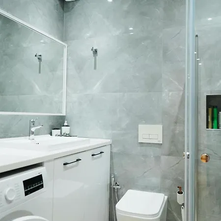 Luxury At Port *